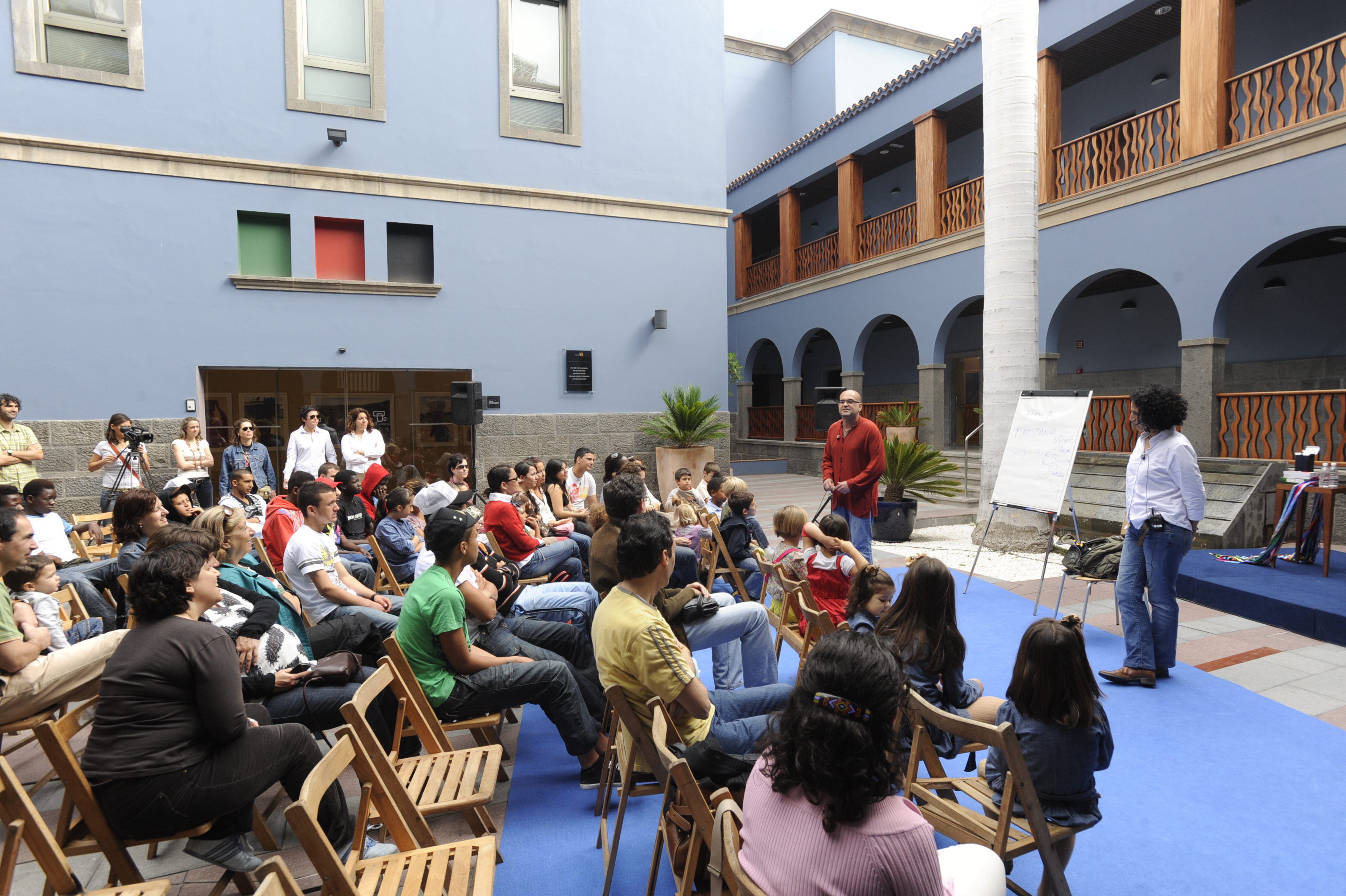 18. Taller de creación literaria con Zoubida Boughana Maalem y Alexis Ravelo