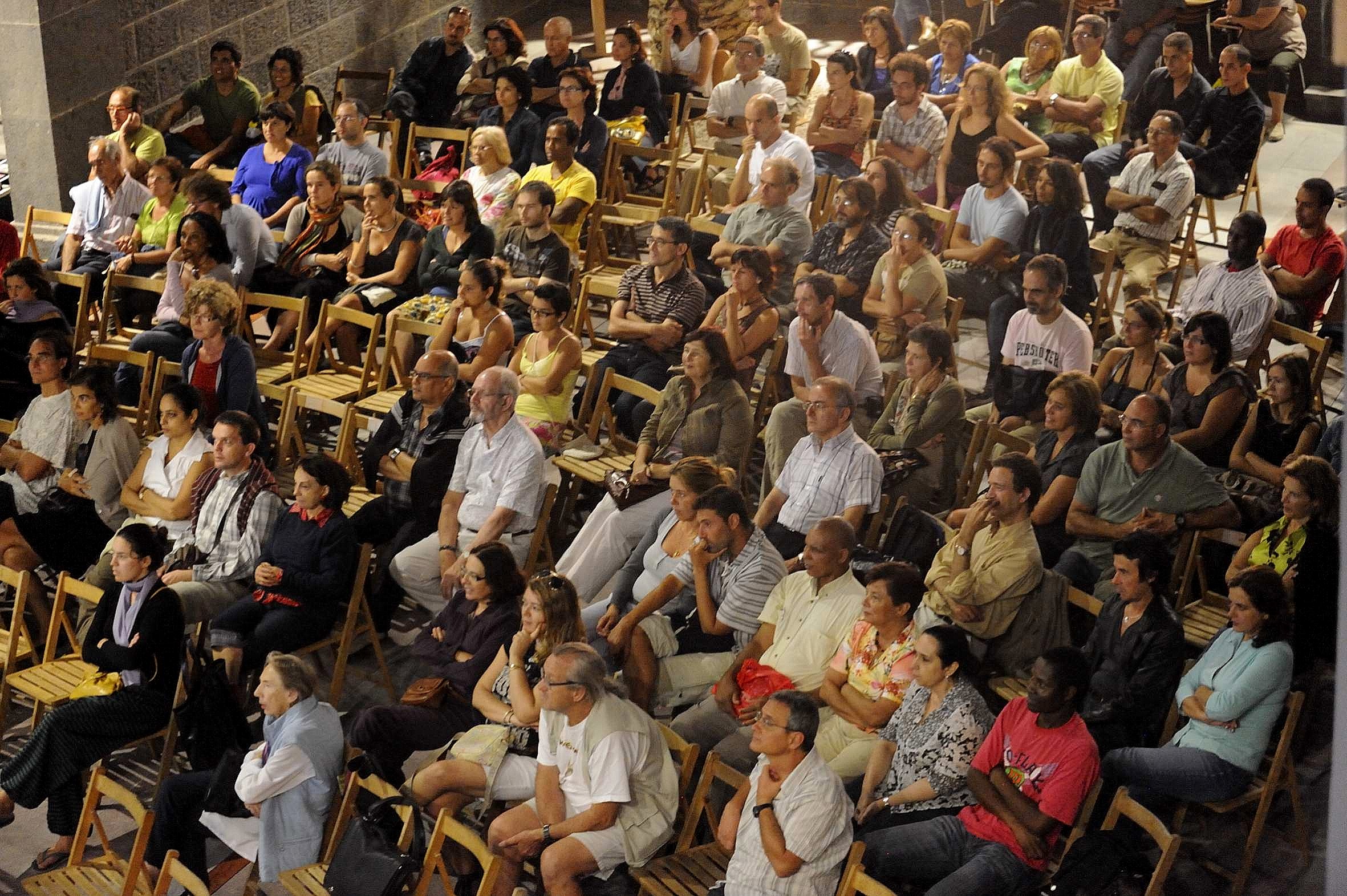 6. Cine en el patio de Casa África