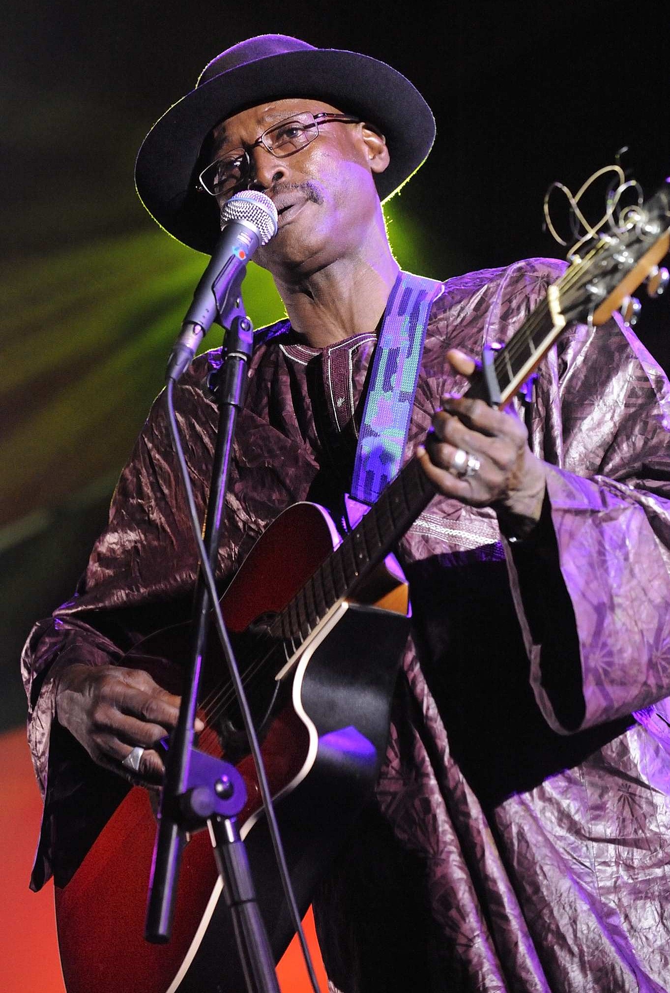 14. Afel Bocoum (Mali) en concierto
