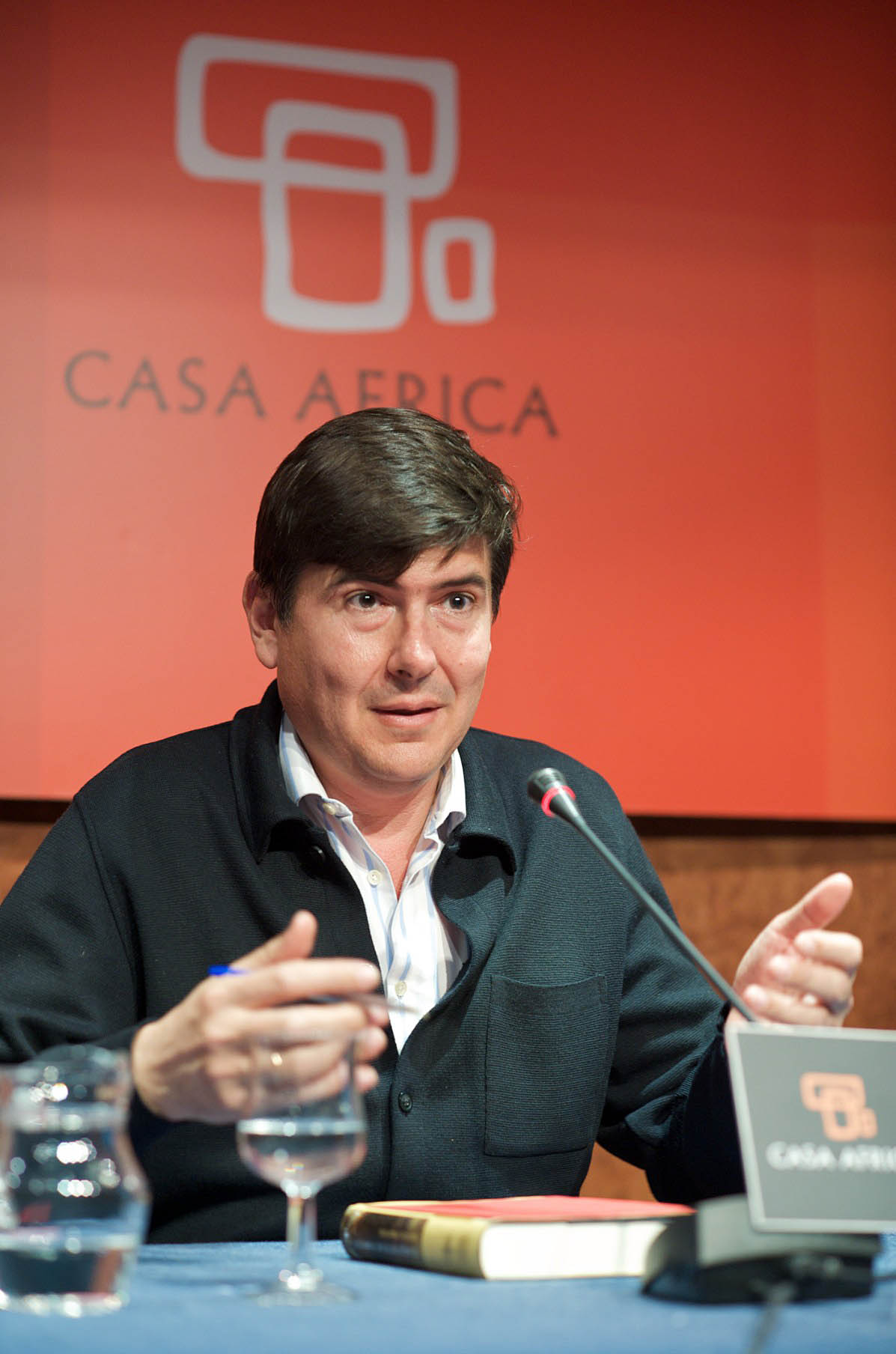 6. Juan Jaime Martínez, Jefe el Área de Cultura y Educación de Casa África, Manuel Pimentel, escritor y editor y Antonio Lozano, escritor y coordinador del programa Letras africanas de Casa África