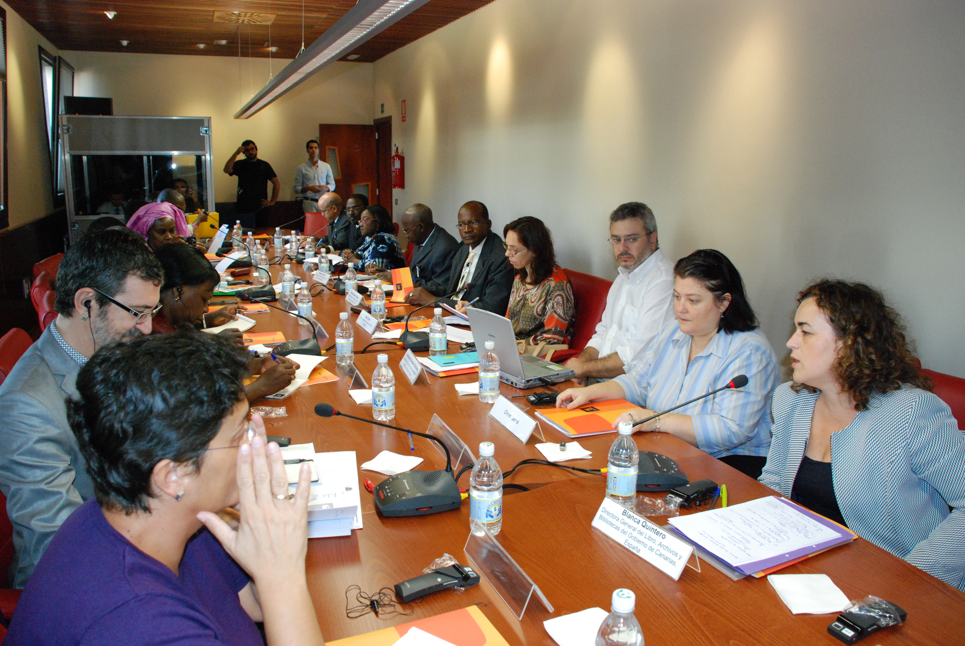 7. Mesa de trabajo. Red de Bibliotecas Virtuales Africanas