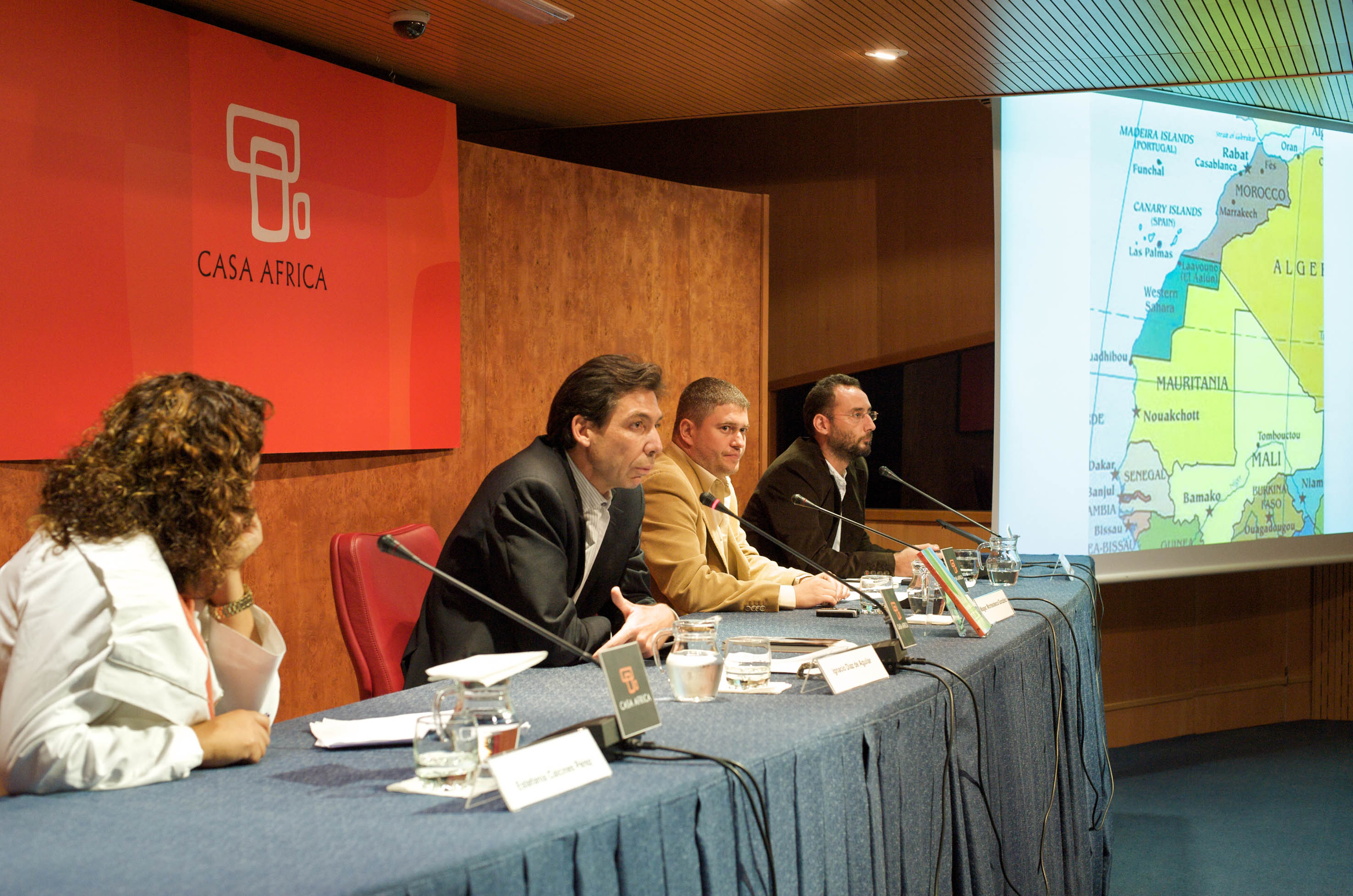 3. Estefanía Calcines, Jefa del Área  Web y Mediateca on-line de Casa África, Ignacio Díaz de Aguilar, abogado, Magec Montesdeoca, escritor y José Naranjo, escritor y periodista