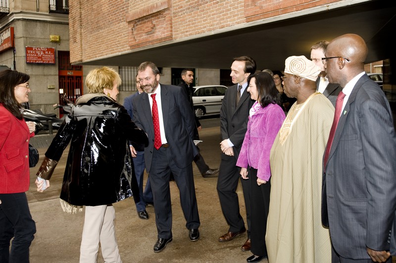 1. Ricardo Martínez Vázquez, Director General de Casa África y María Teresa Fernández de la Vega, Vicepresidenta Primera, Ministra de la Presidencia y portavoz del Gobierno