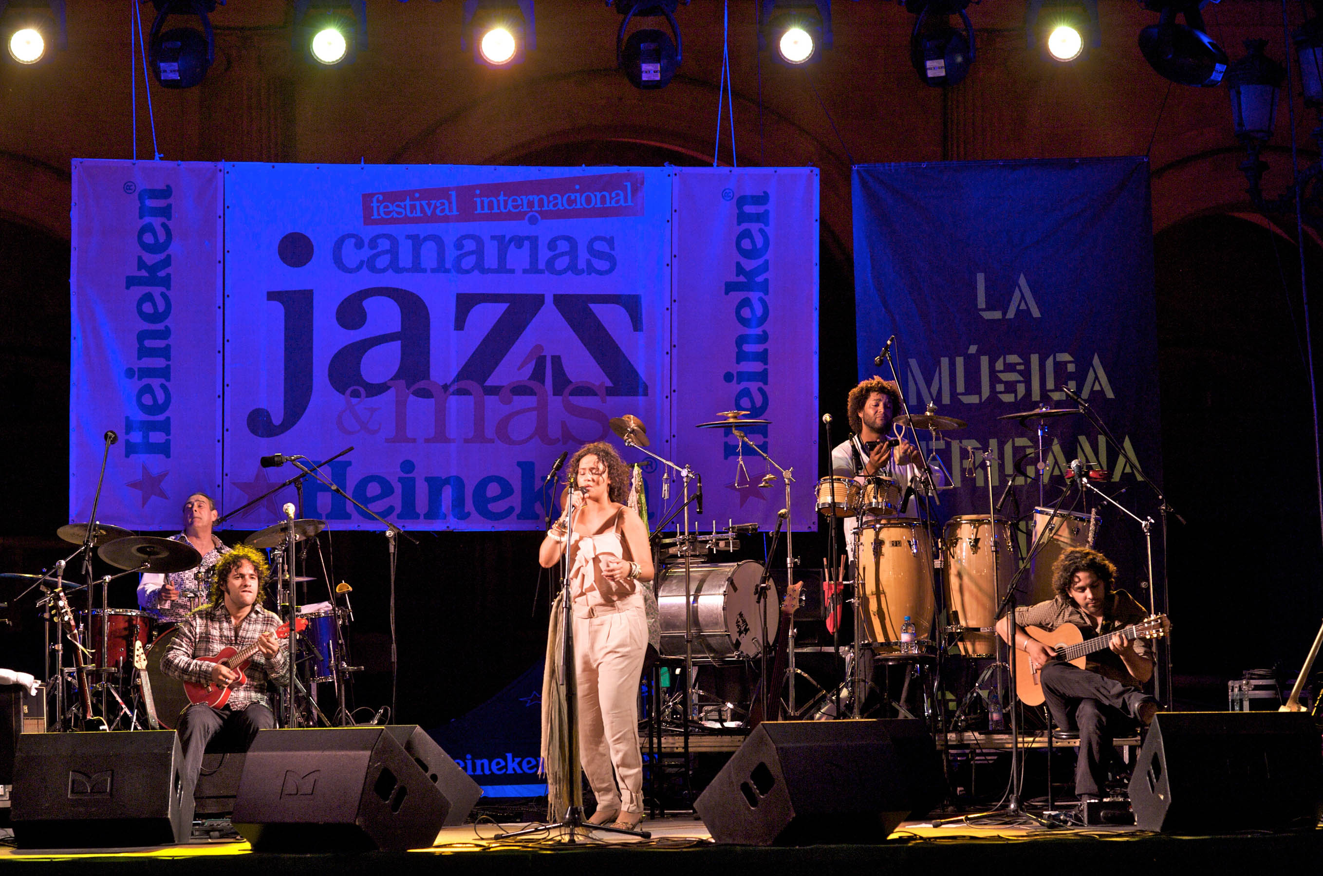 2. Actuación de Mayra Andrade