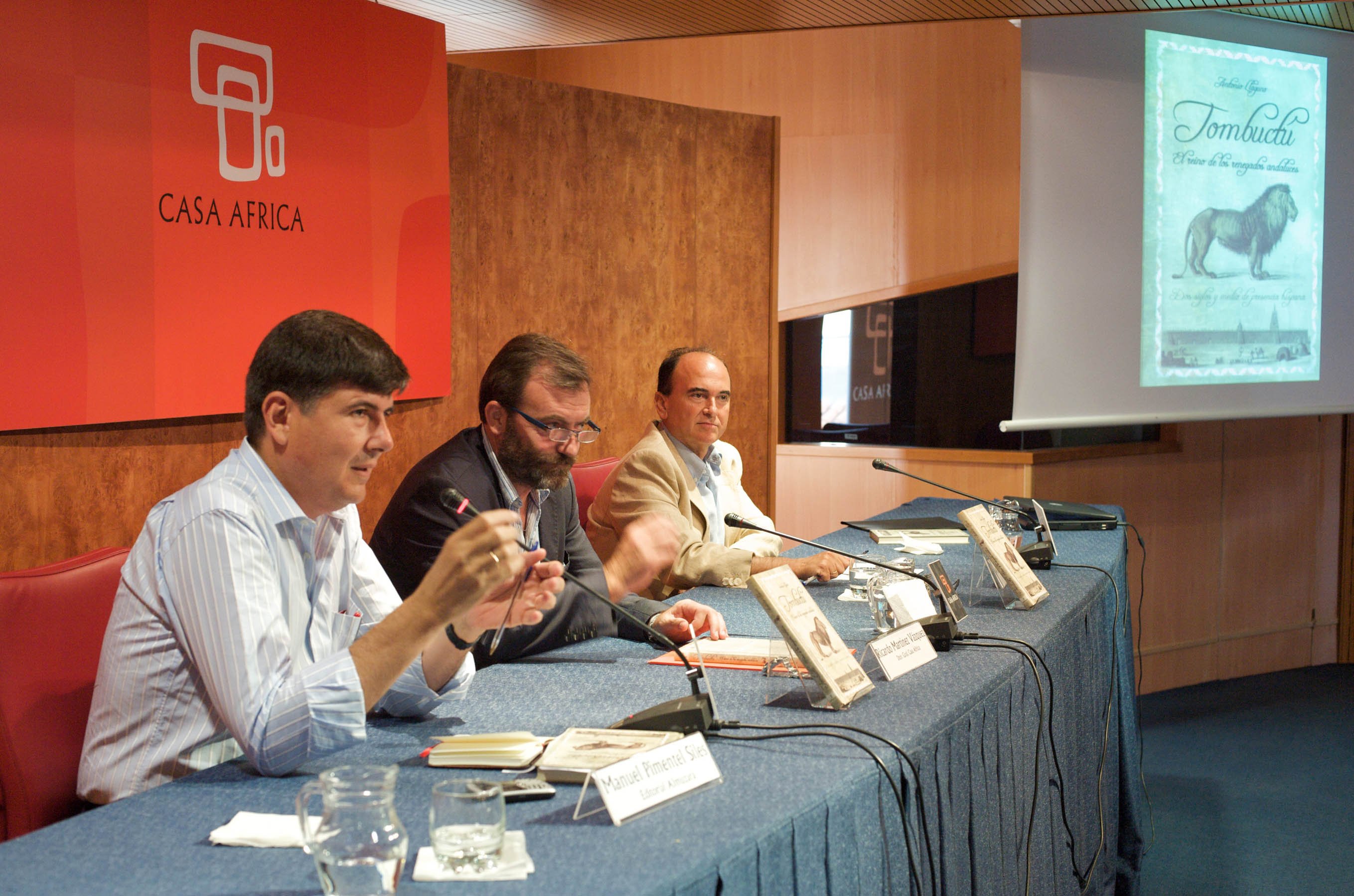 6. Manuel Pimentel, editor de la obra y escritor y periodista, Ricardo Martínez Vázquez, Director General de Casa África y Antonio Llaguno Rojas, autor de la obra
