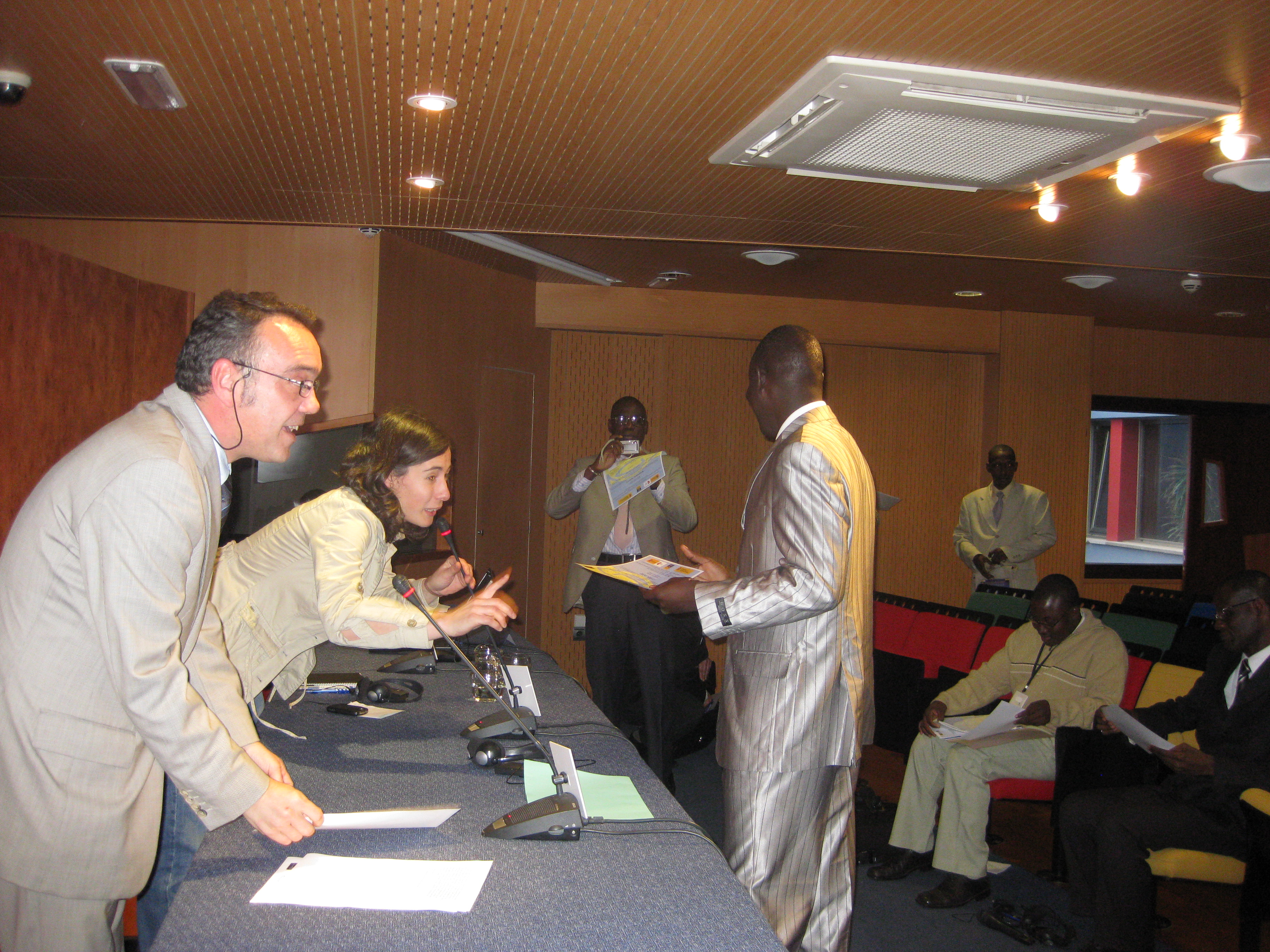 6. Seminario de capacitación para la lucha contra la pesca ilegal, no declarada y no reglamentada (INDNR) en África Occidental