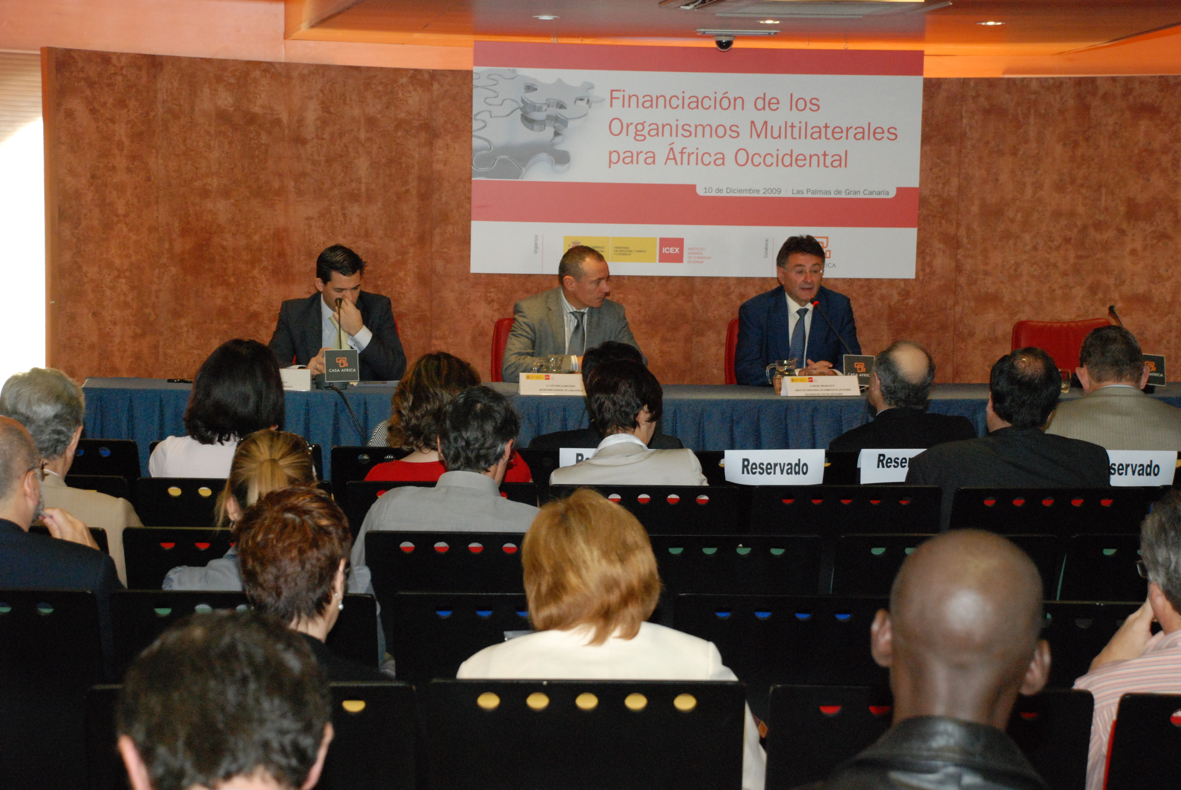 4. Javier Mariscal Anaya, Consejero Delegado de Proexca, Luis Padilla, Secretario General de Casa África y Rafael Molina Petit, Director Territorial de Comercio de Las Palmas