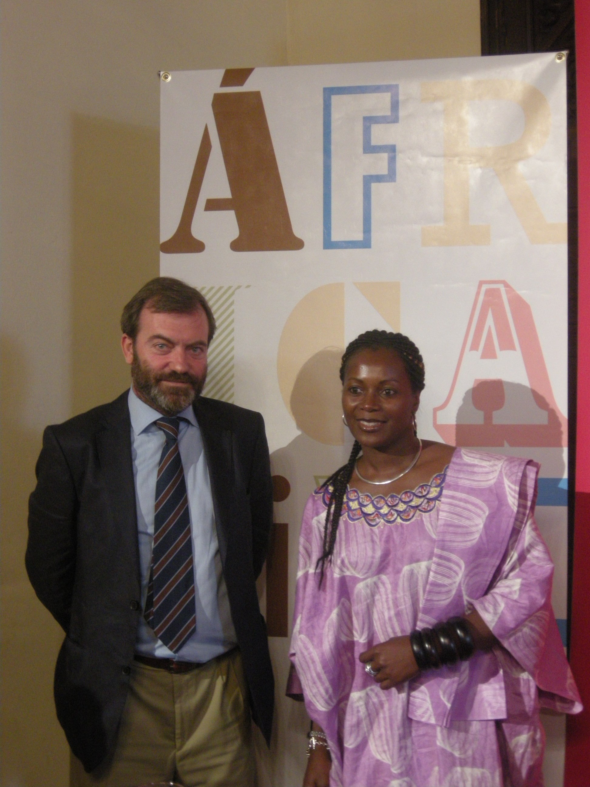 17. Ricardo Martínez Vázquez, Director General de Casa África y Angèle Etoundi, fotógrafa