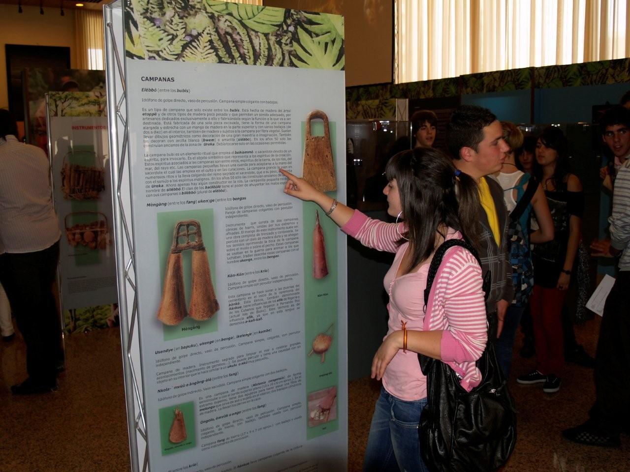 28. Exposición Instrumentos Musicales y Danzas de Guinea Ecuatorial