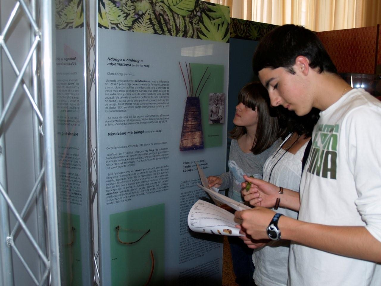30. Exposición Instrumentos Musicales y Danzas de Guinea Ecuatorial