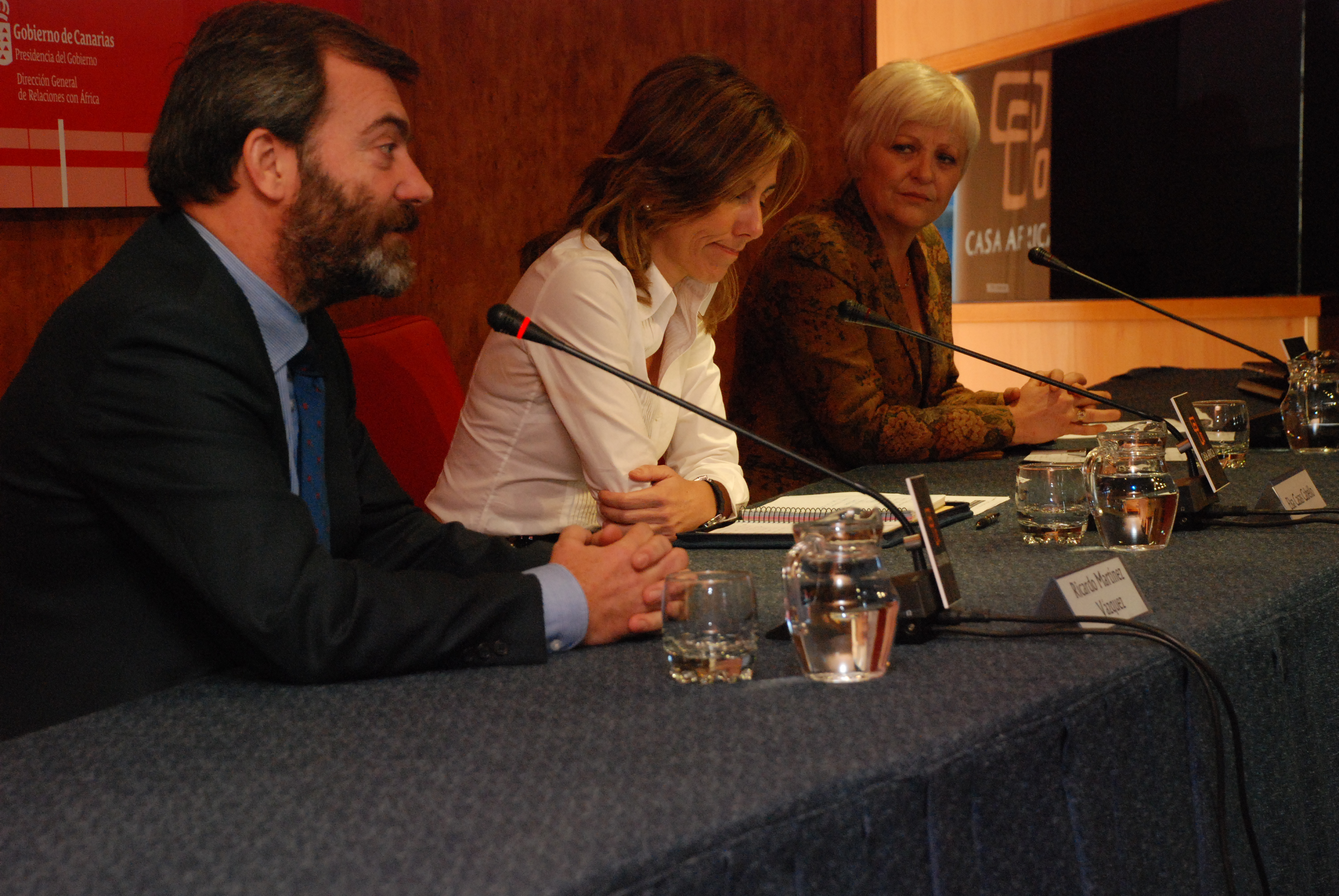 5. Ricardo Martínez Vázquez, Director General de Casa África, Elsa Casas, Comisionada de Acción Exterior del Gobierno de Canariasy Alicia Rodríguez Betancor, Presidenta de FUNDESCAN
