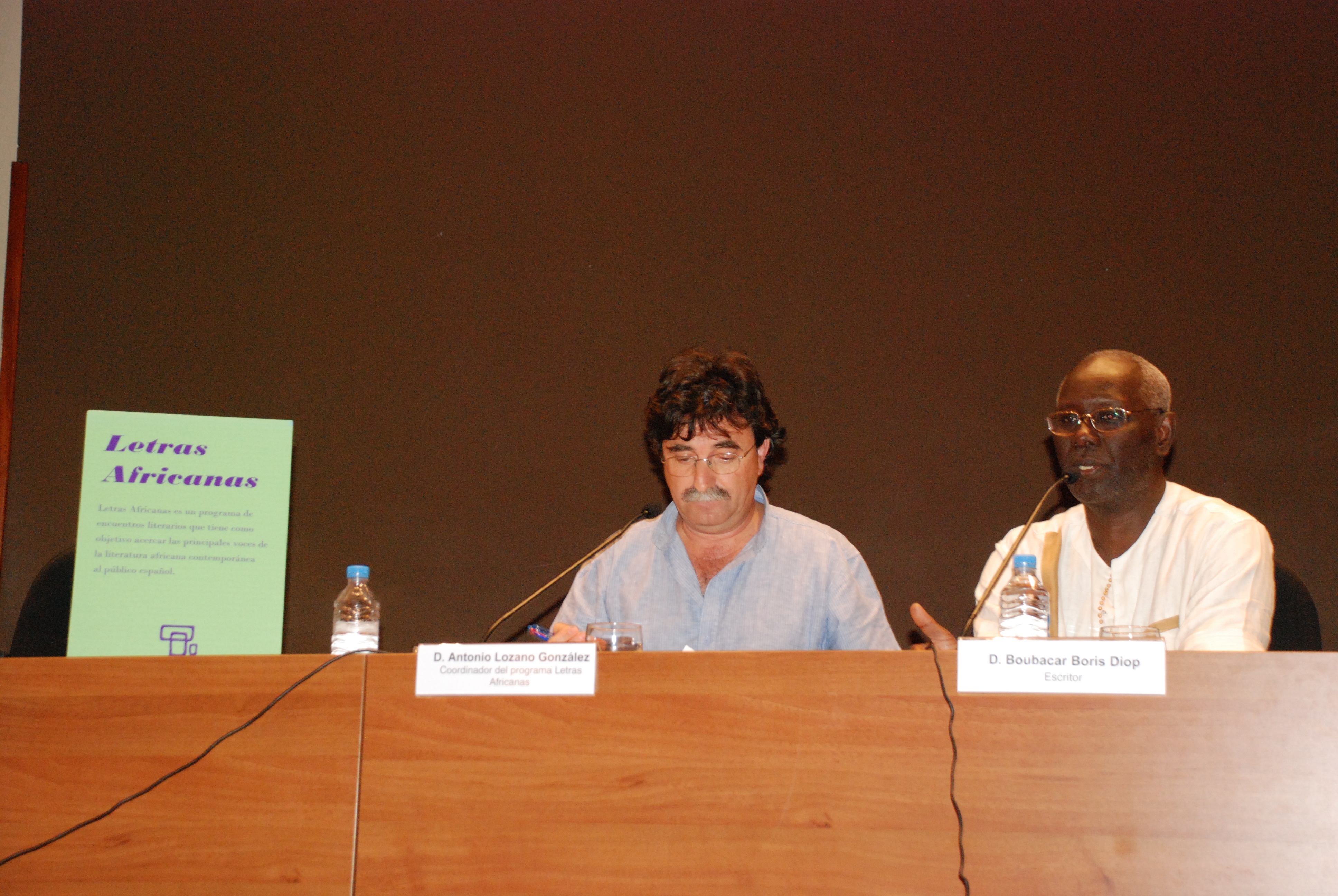 4. Presentación de Boubacar Boris Diop por Antonio Lozano -Coordinador del programa Letras Africanas en la Universidad de Cádiz