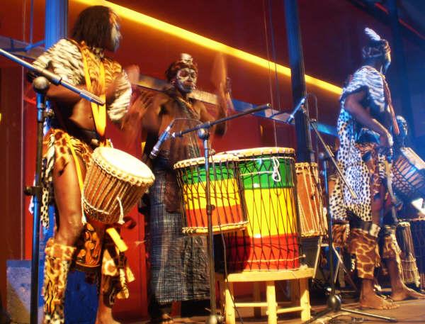 6. Taller de danza y percusión africanas dirigido por los hermanos Thioune