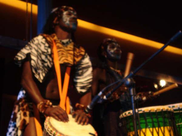 7. Taller de danza y percusión africanas dirigido por los hermanos Thioune