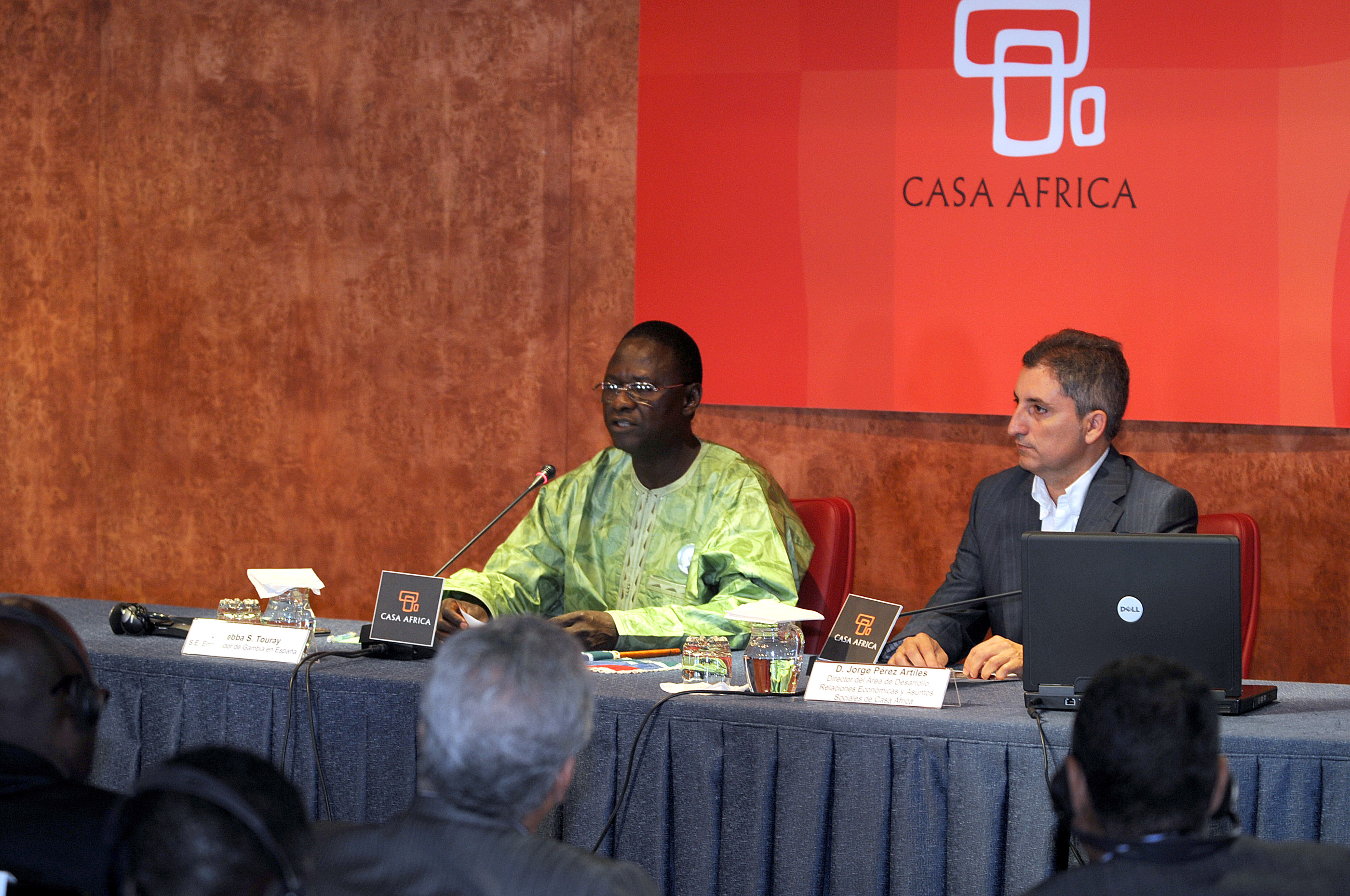 10. D. Kebba S. Touray, Embajador de Gambia en España y Jorge Pérez Artiles, Director del Área de Desarrollo, Relaciones Económicas y Asuntos Sociales de Casa África