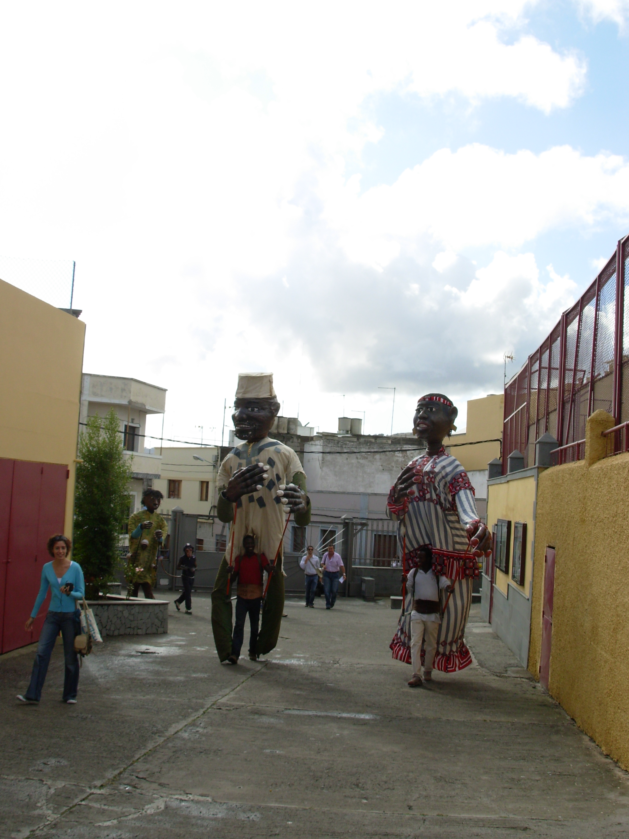 8. Pasacalles Les Grandes Personnes en CEIP La Salle Arucas
