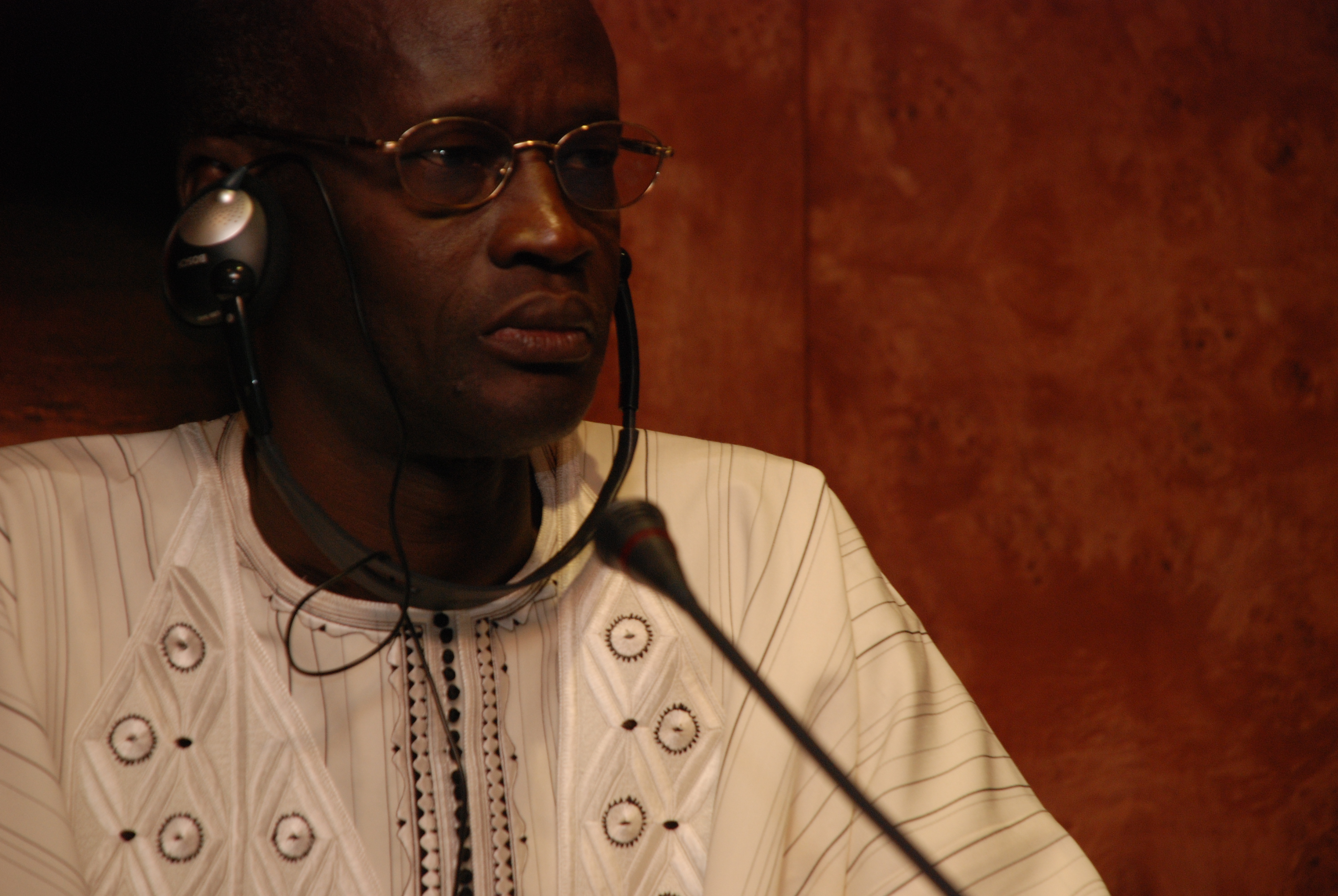 6. Intervención Papa Momar Diop, Director del Archivo Histórico de Senegal