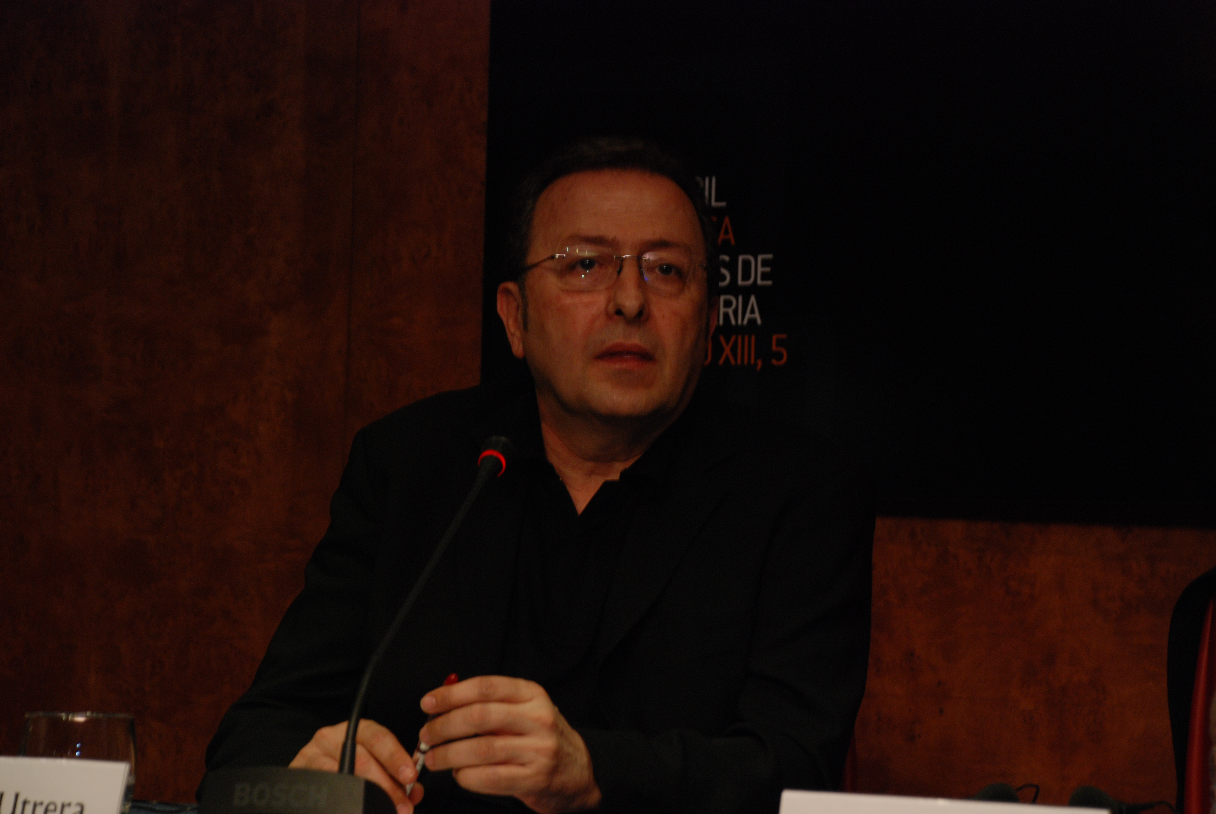 2. Presentación de las conferencias por Claudio Utrera