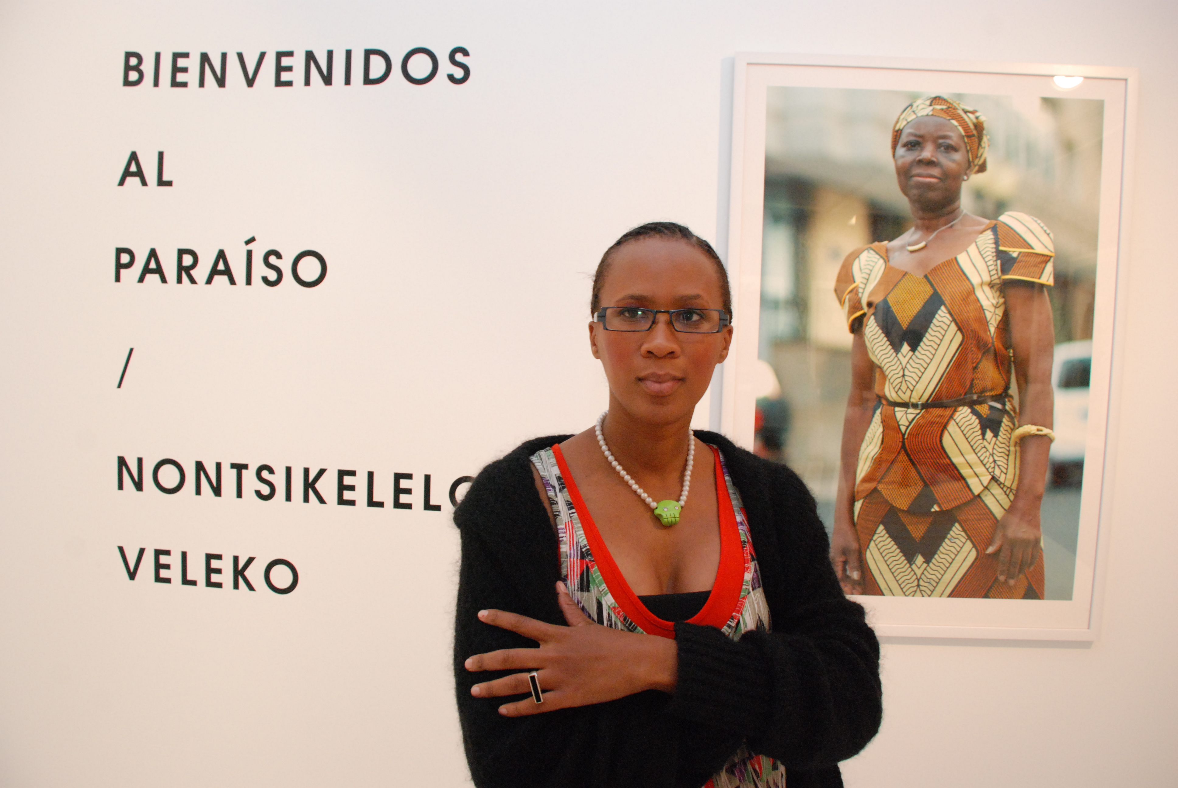 1. Nontsikelelo Veleko en las salas de exposición de Casa África