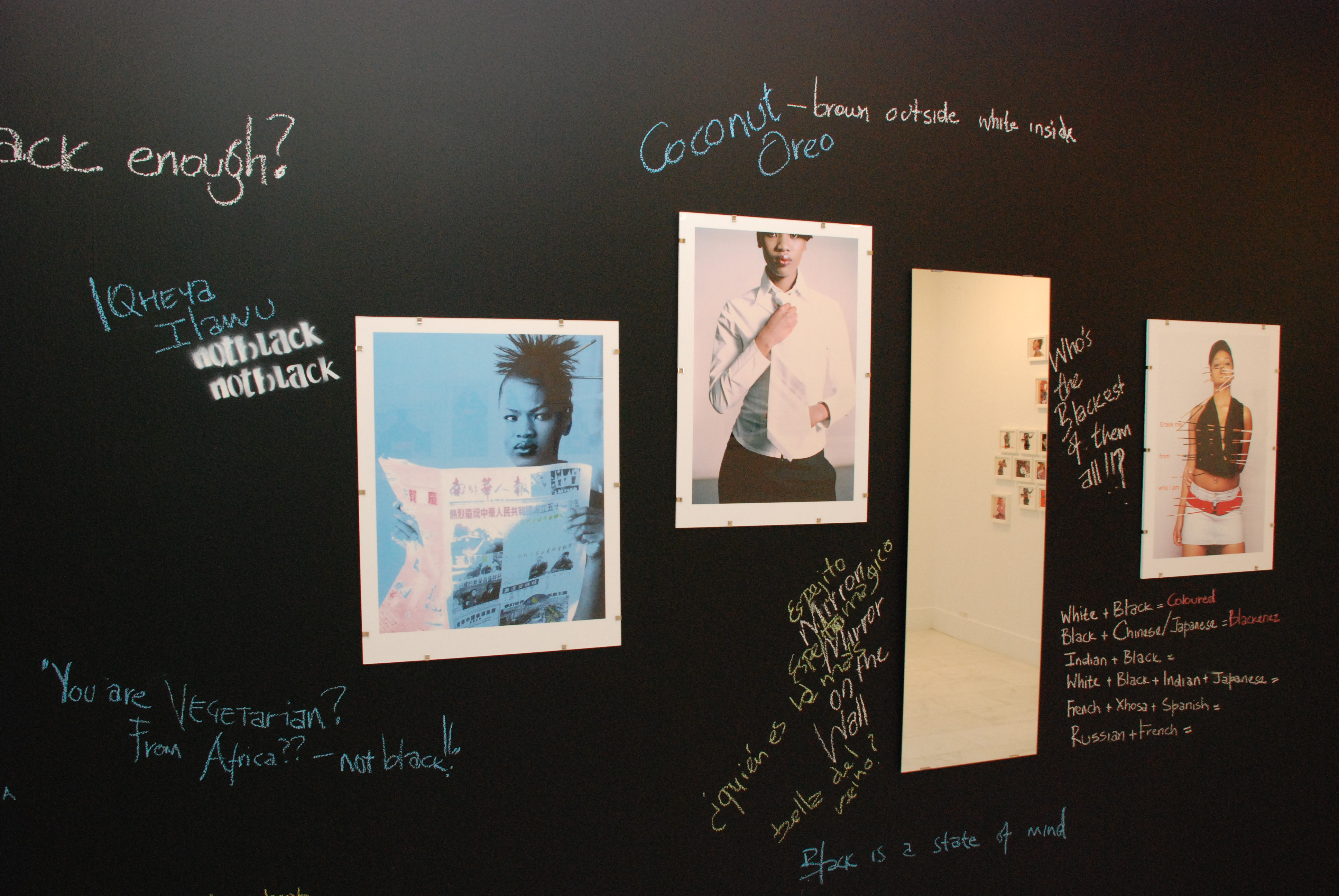7. Exposición Bienvenidos al paraíso  en las salas de exposición de Casa África