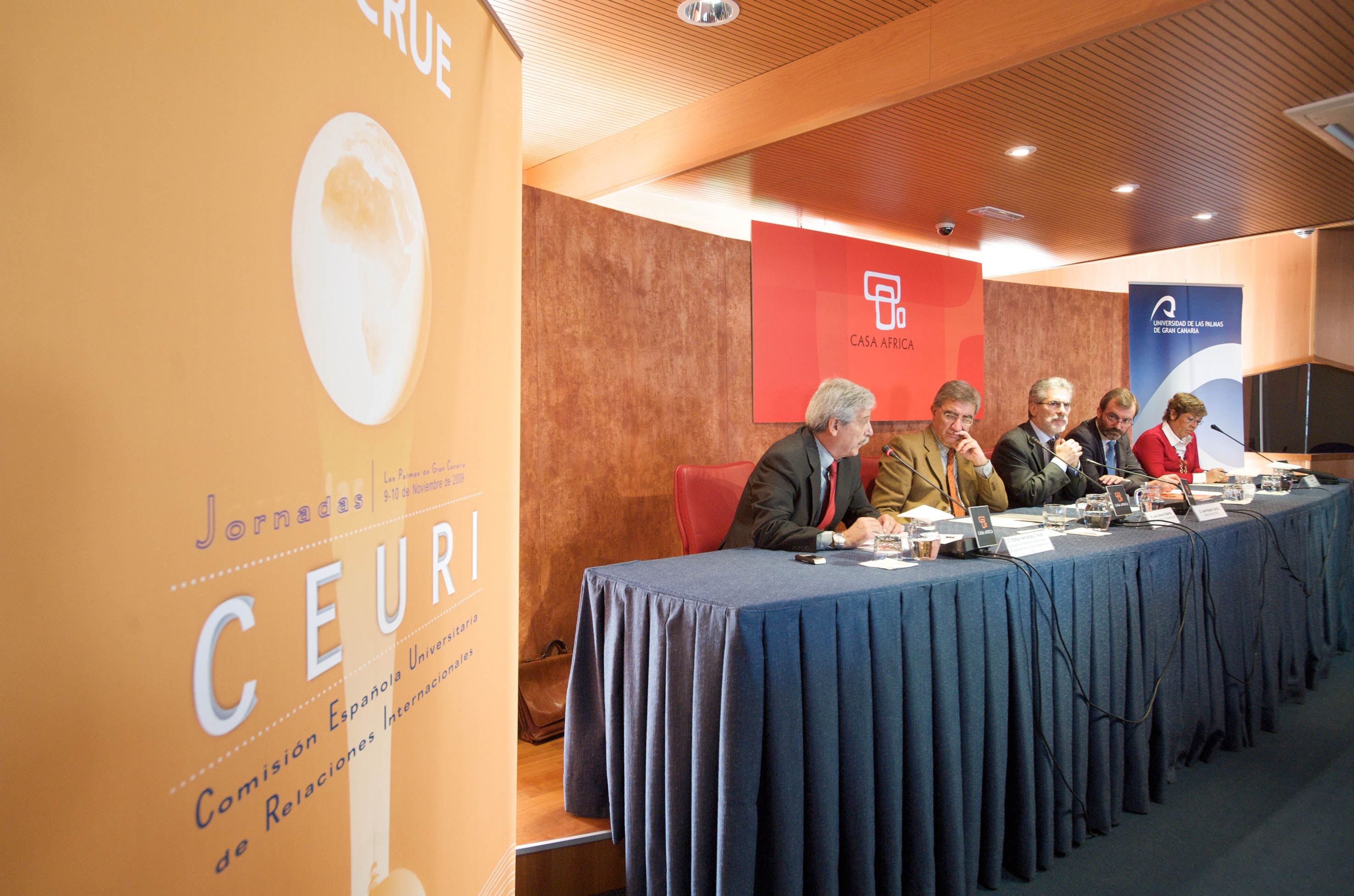 1. Encuentro con las Universidades españolas asistentes a la reunión del CEURI en Casa África