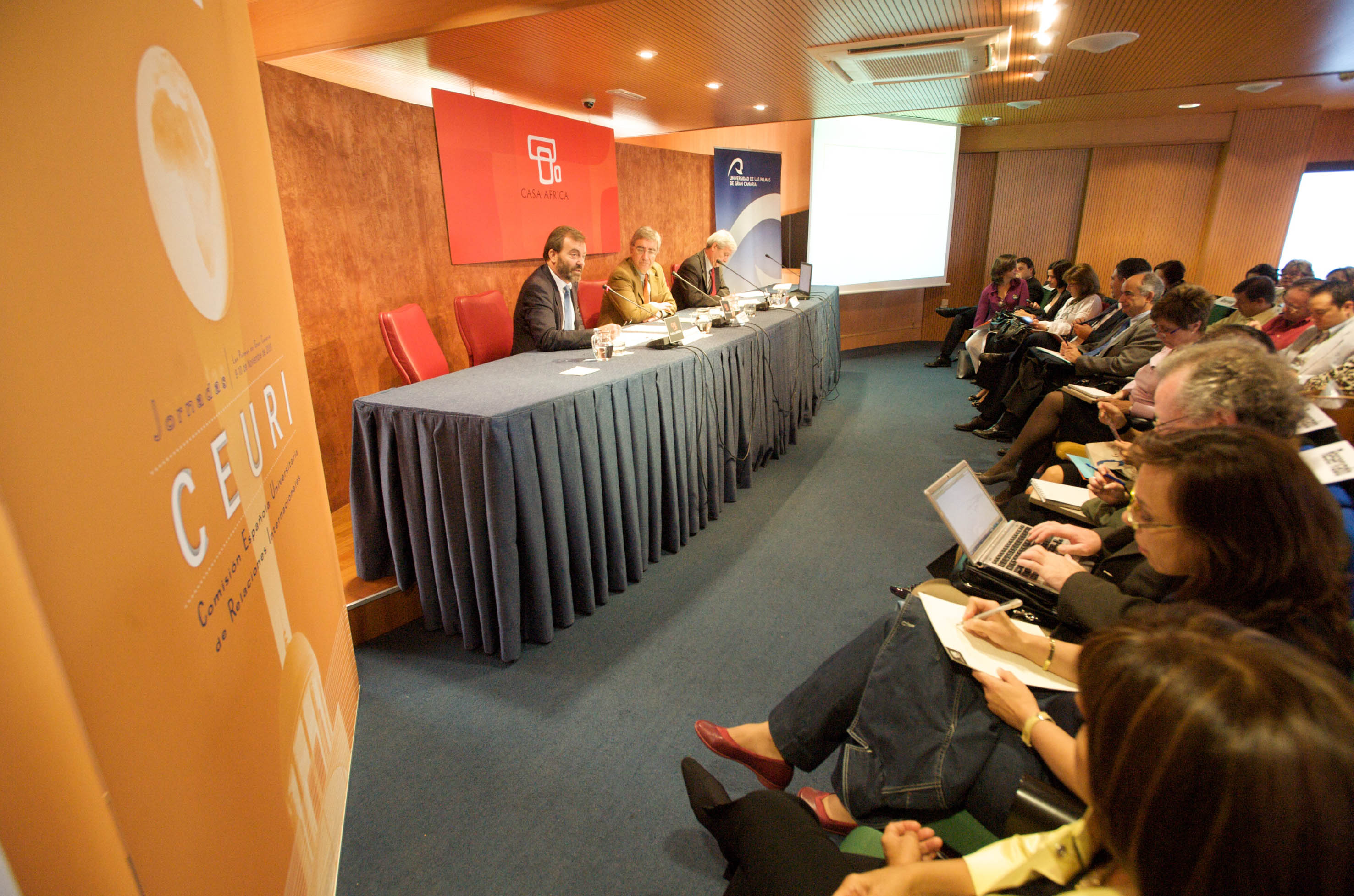 6. Encuentro con las Universidades españolas asistentes a la reunión del CEURI en Casa África