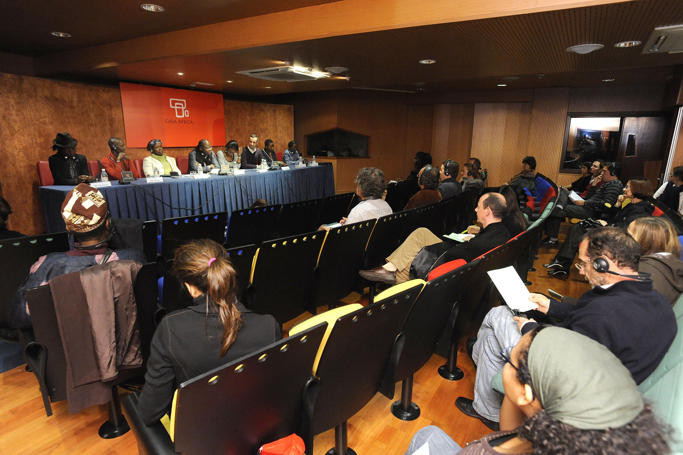 3. Mesa de debate Las negras tienen la palabra en la sede de Casa África