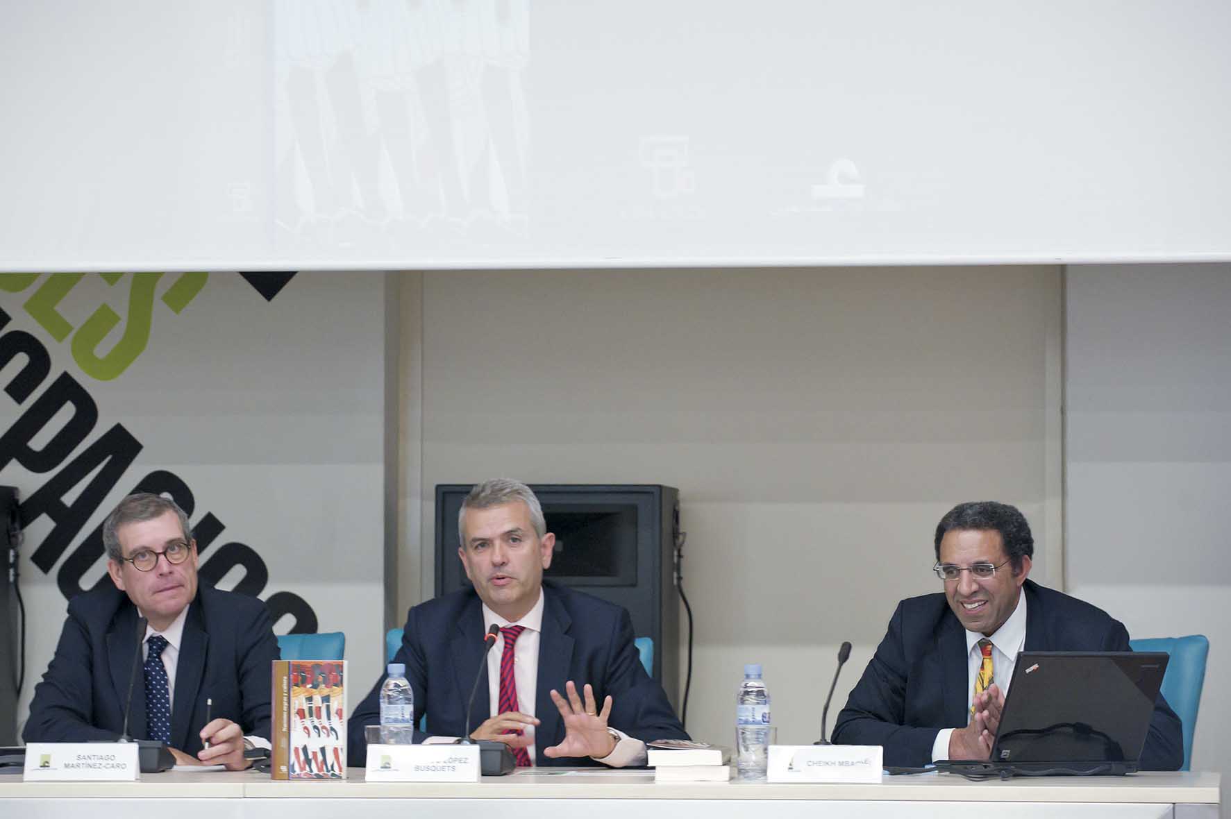 15. Presentación por Santiago Martínez-Caro (Director General de Casa África)