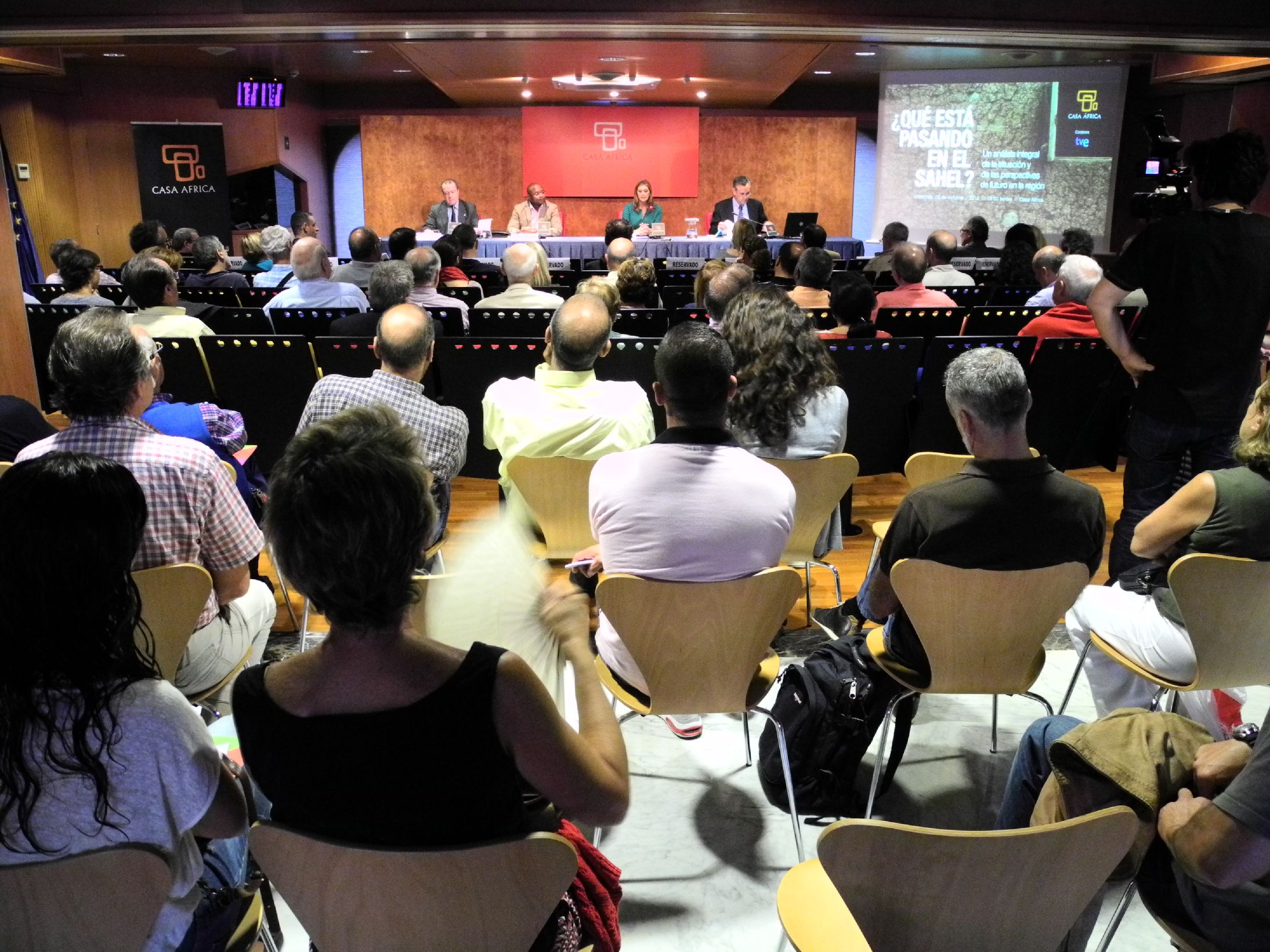 3. Mesa de debate ¿Qué está pasando en el Sahel?. Un análisis integral de la situación y de las perspectivas de futuro en la región en Casa África, 2012