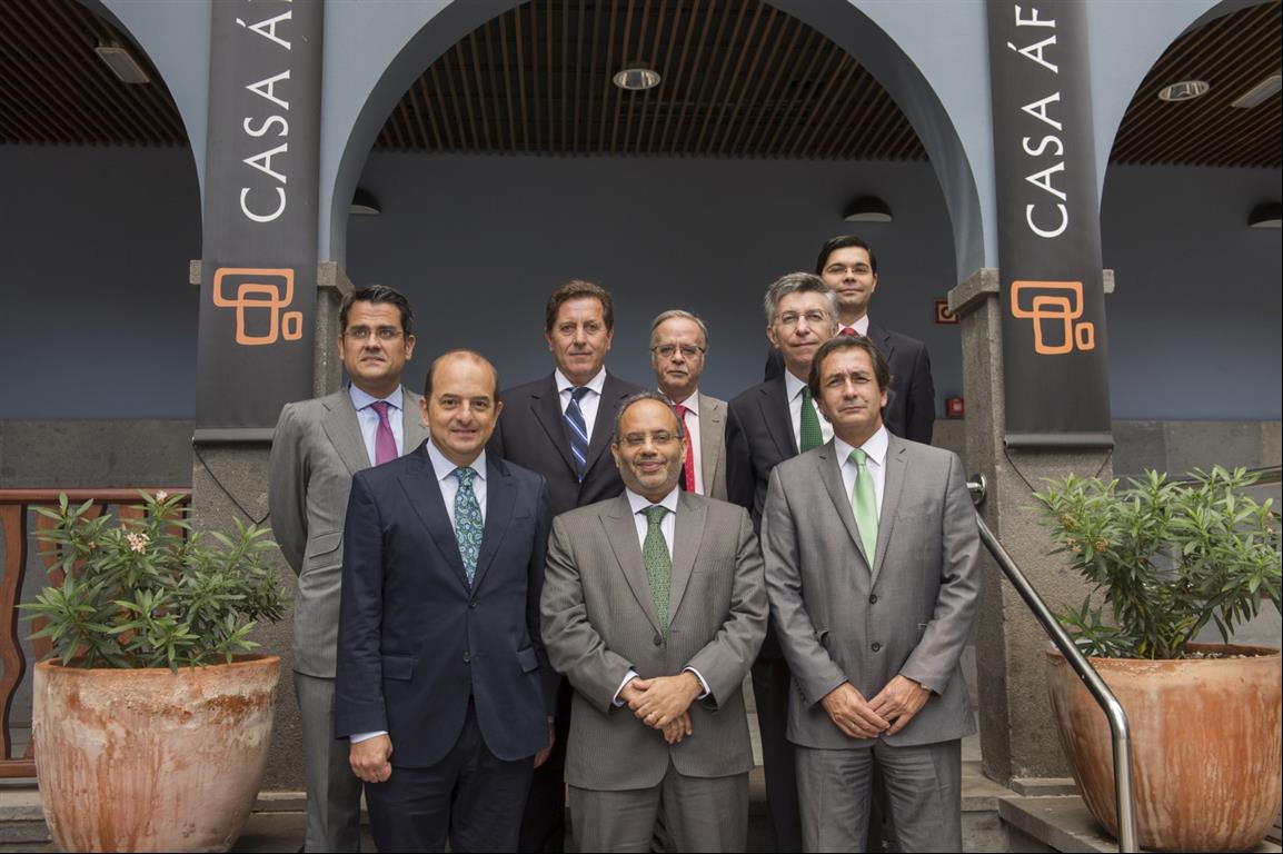 19. Visita institucional a Casa África con motivo de la conferencia impartida por Carlos Lopes, Secretario Ejecutivo de la Comisión para África de Naciones Unidas (UNECA)