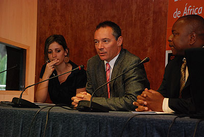 Una delegación africana que participa en Fisaldo visita Casa África