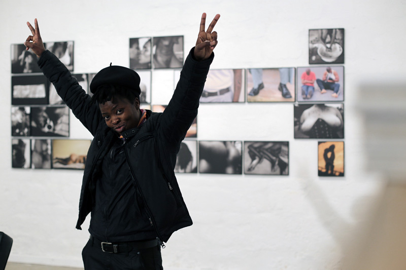 La obra de la fotógrafa sudafricana Zanele Muholi llega a Francia con una exposición producida por Casa África