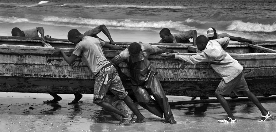 Una imagen camerunesa de César Hernández Maya gana el concurso fotográfico 'Objetivo África'