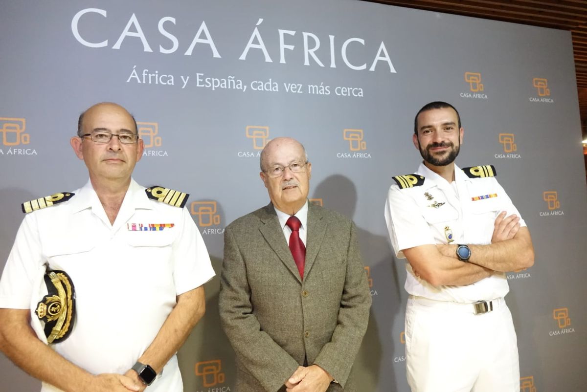 La Armada española construye capacidades y comunicación en el Golfo de Guinea