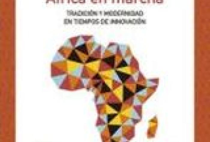 Club de Lectura Casa África con la obra «África en marcha»