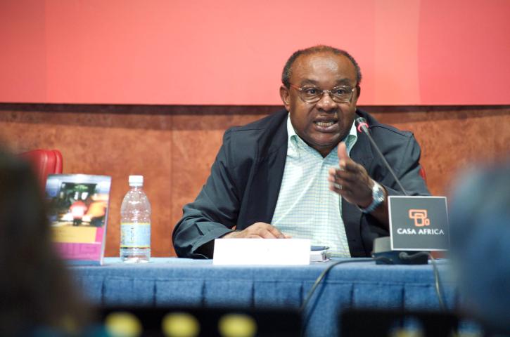 El escritor Donato Ndongo protagoniza la primera charla tras el verano del Club de Lectura