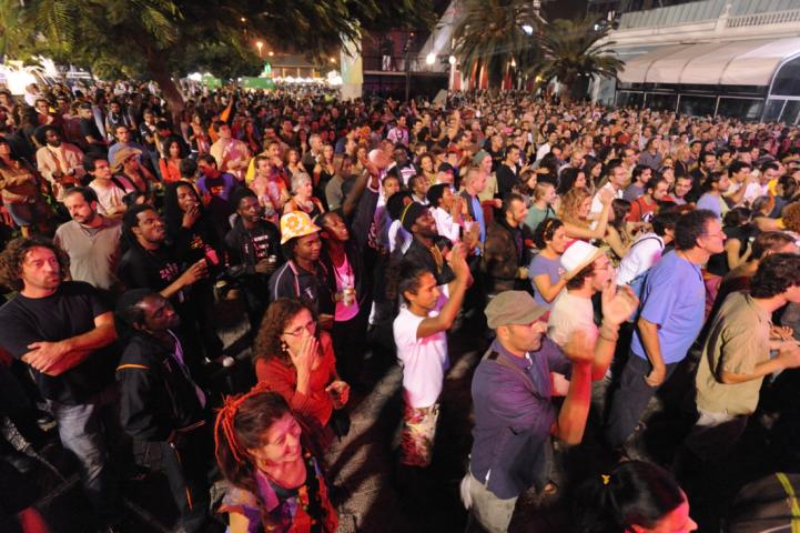 La maliense Oumou Sangaré cierra la edición más africana del WOMAD