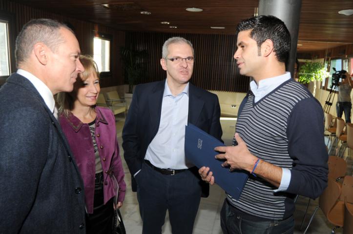 Periodistas y sociedad civil debaten sobre el tratamiento de la inmigración en los medios de comunicación