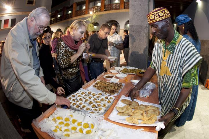 Los sabores africanos inundan el patio de Casa África