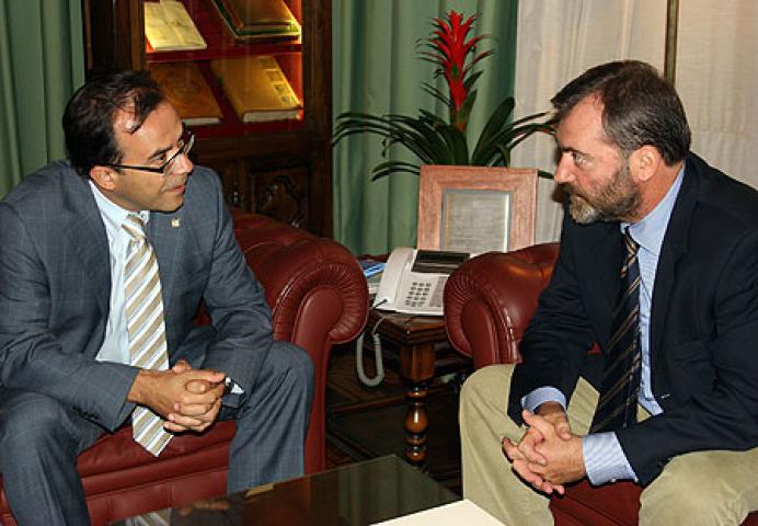Casa África y la Universitat de Barcelona intensifican el intercambio cultural, científico y pedagógico