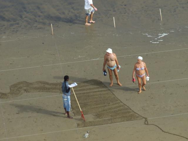 Casa África apoya 'Mareas Migratorias', una intervención artística en Las Canteras en el marco del Día de África