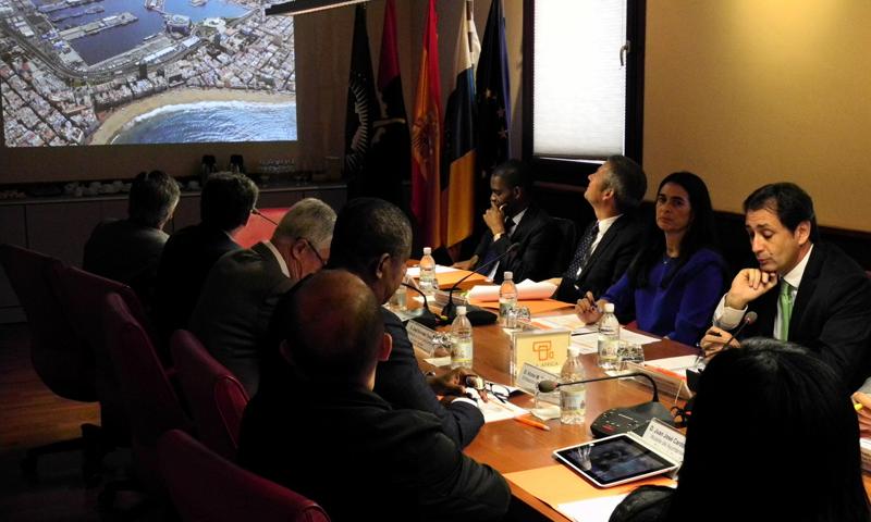 El embajador de Angola en España visita Casa África