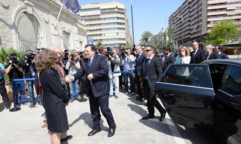 El director general de Casa África participa en la presentación de la Red de Casas ante el presidente de la Comisión Europea