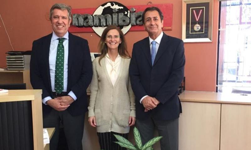 El director general de Casa África participa en la firma de un proyecto de formación en emprendeduría en Namibia y Angola