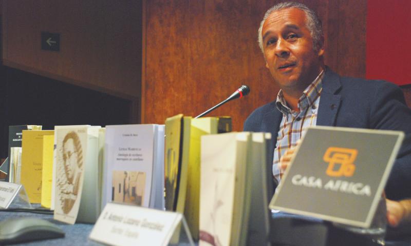 La poesía y el mestizaje se dan la mano en Casa África