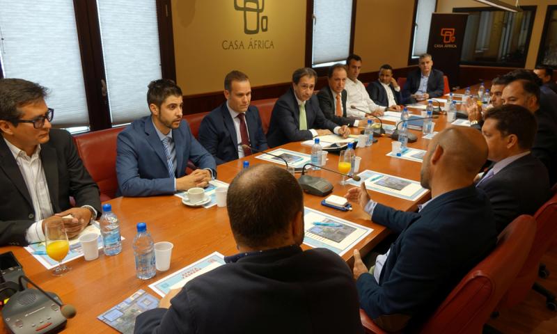 El director general de Casa África recibe a una delegación de la Asociación de Jóvenes Empresarios del Atlántico