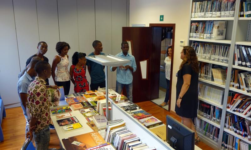 Casa África recibe a la segunda promoción de médicos de Unizambeze formados gracias a la cooperación española