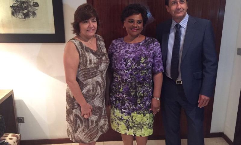 Visita oficial a Angola