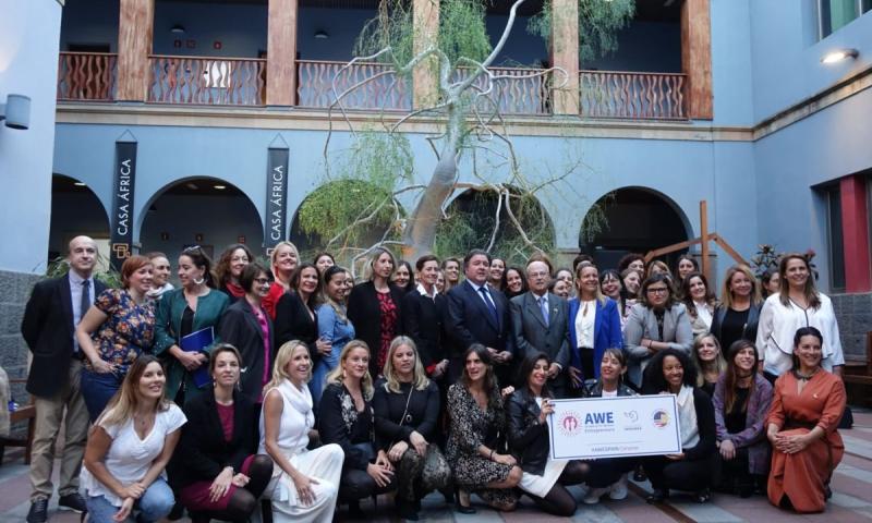 El Embajador de Estados Unidos en España, Duke Buchan, clausura la Academy for Women Entrepreneurs (AWE) en Casa África