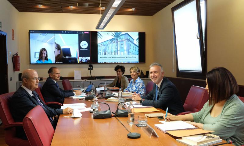 Casa África celebra su Consejo Rector, con un reconocimiento al proyecto "Enseñar África" y la renovación de su director general